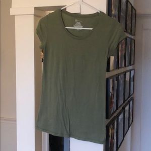 Short-sleeve crew cotton tee in Army green